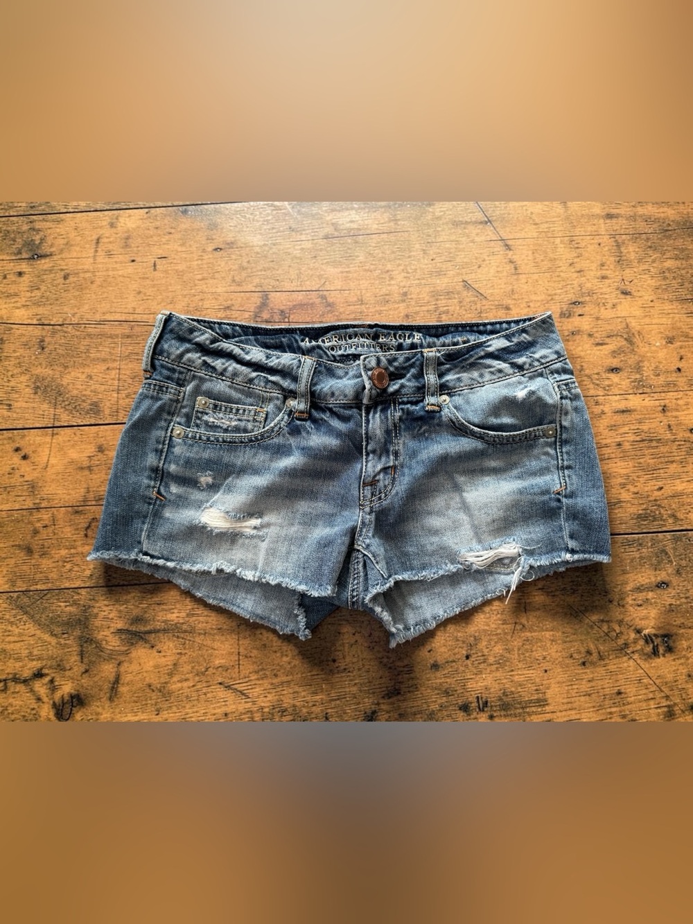 American Eagle Womens Size 2 Denim Shorts Low Rise Y2K Distressed Cutoff